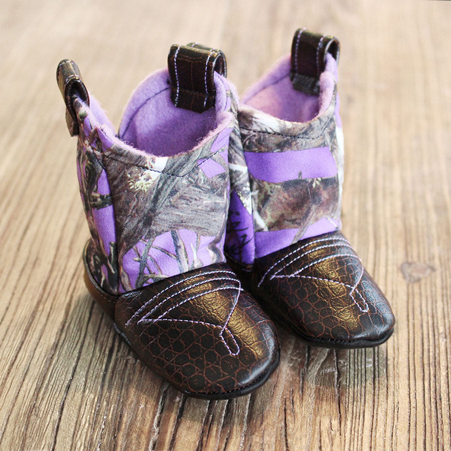 carolfi_stacey's tweet image. Top offer of the season! Purple Camo Baby Cowboy Boots, now at an exclusive price of $26.95
youhadmeatcamo.com/products/purpl…
#outfitinspiration #everydaycomfort
