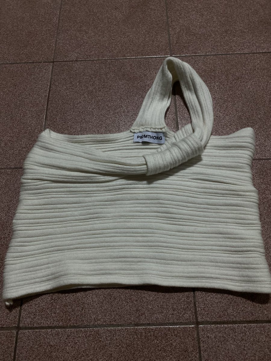 FamoPinga's tweet photo. พรมทองฟรีไซส์ 60 #ส่งต่อเสื้อผ้าราคาถูก #เสื้อผ้า #ส่งต่อเสื้อผ้าแบรนด์ไอจี https://t.co/6eAVqlMuNt