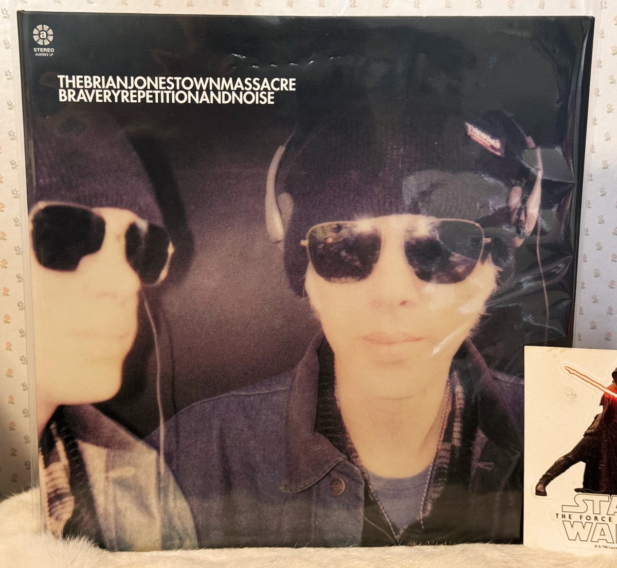 caseyflip's tweet photo. TCCDM Pulls One Out..."Bravery Repetition And Noise" - The Brian Jonestown Massacre (2001 - Rei 2007)
at The College Crowd Digs Me
https://t.co/MlTSjnrsyf

#TheBrianJonestownMassacre #nowspinning #BraveryRepetitionAndNoise #AntonNewcombe  #vinylfinds #vinylcommunity #nowplaying https://t.co/ojJsthaATd