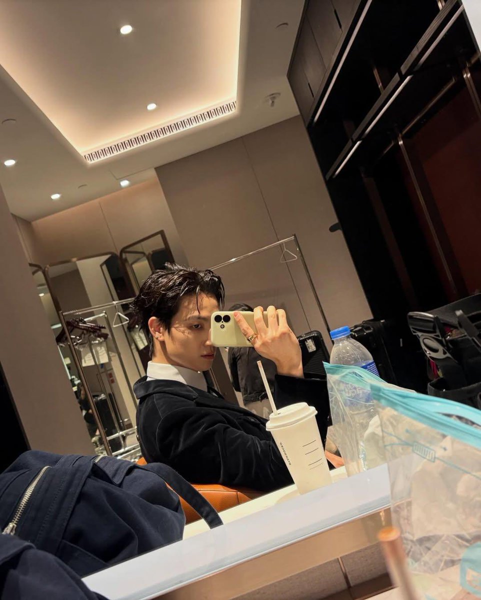 โหหหหหพ่อ ลุคนี้หนุยอมแล้วววว😭