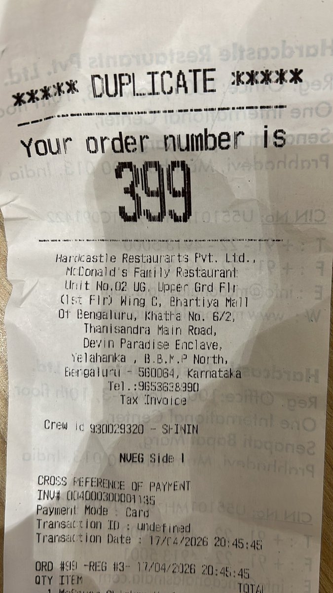 SarkarManeesha's tweet photo. @mcdonaldsindia rude service, delayed order, dirty store. Nothing is right here. No customer service at all. No one bothers to greet the cust either. Can you please help me get my order. https://t.co/A8SjOU2j3a