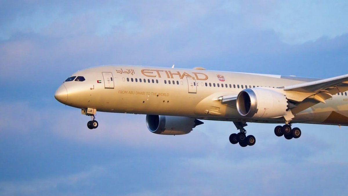 Adam Theo🇿🇼🏏 tweet media