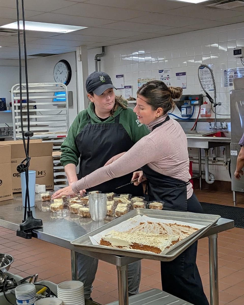 CSCMOW's tweet photo. We want to say a huge THANK YOU to the @D2L  Team for joining us in the kitchen last week! 🙌

From packaging all those desserts to making pork patties and prepping veggies, you powered through it all, and it made such a difference.

#WaterlooRegion #Volunteering #MealsOnWheels https://t.co/W4DvsnFK4J