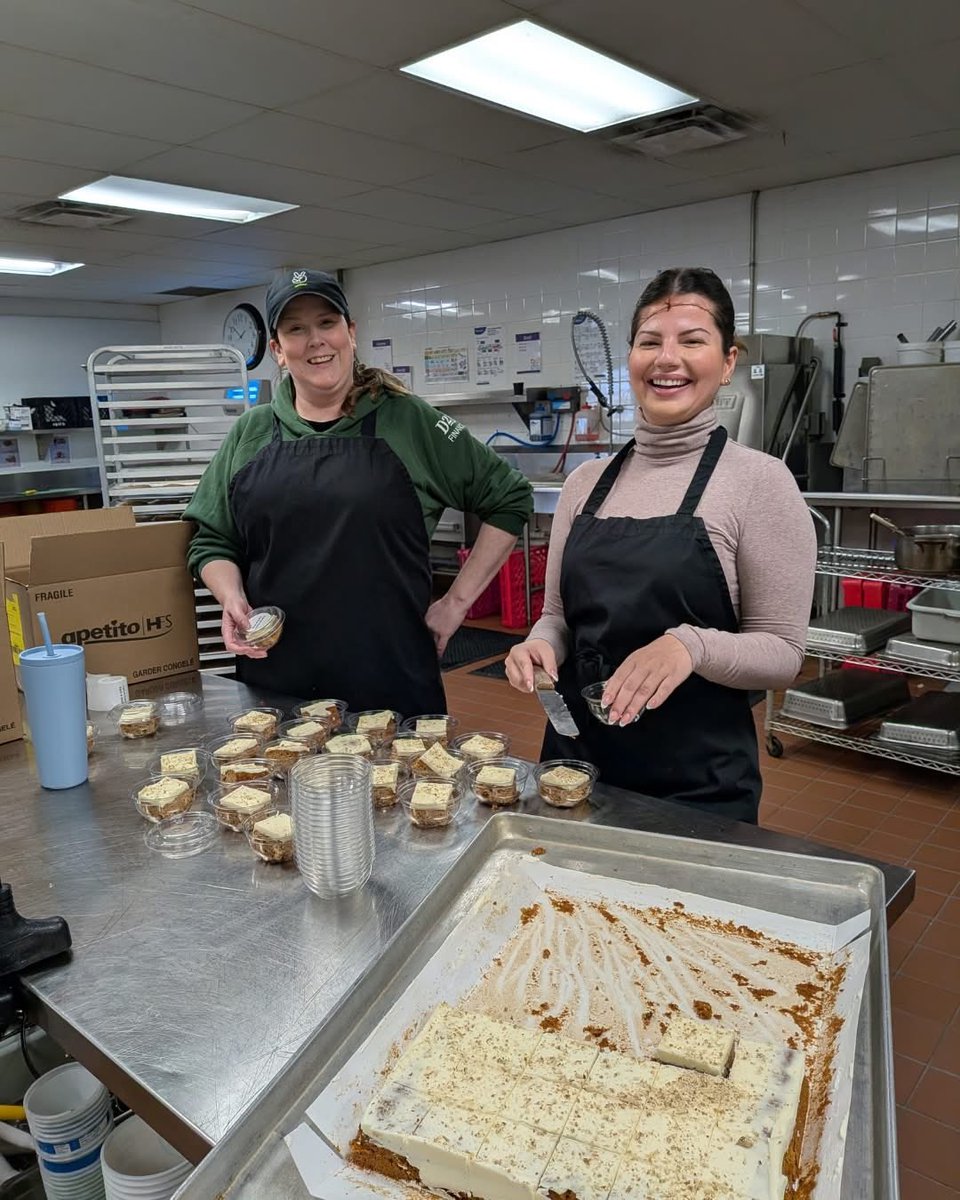 CSCMOW's tweet photo. We want to say a huge THANK YOU to the @D2L  Team for joining us in the kitchen last week! 🙌

From packaging all those desserts to making pork patties and prepping veggies, you powered through it all, and it made such a difference.

#WaterlooRegion #Volunteering #MealsOnWheels https://t.co/W4DvsnFK4J