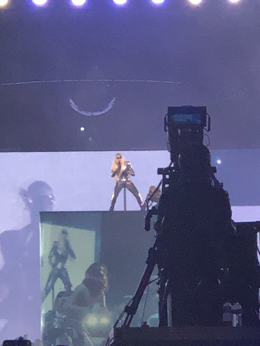 STREISAND LIKE SAND ON THE BEACH tweet media