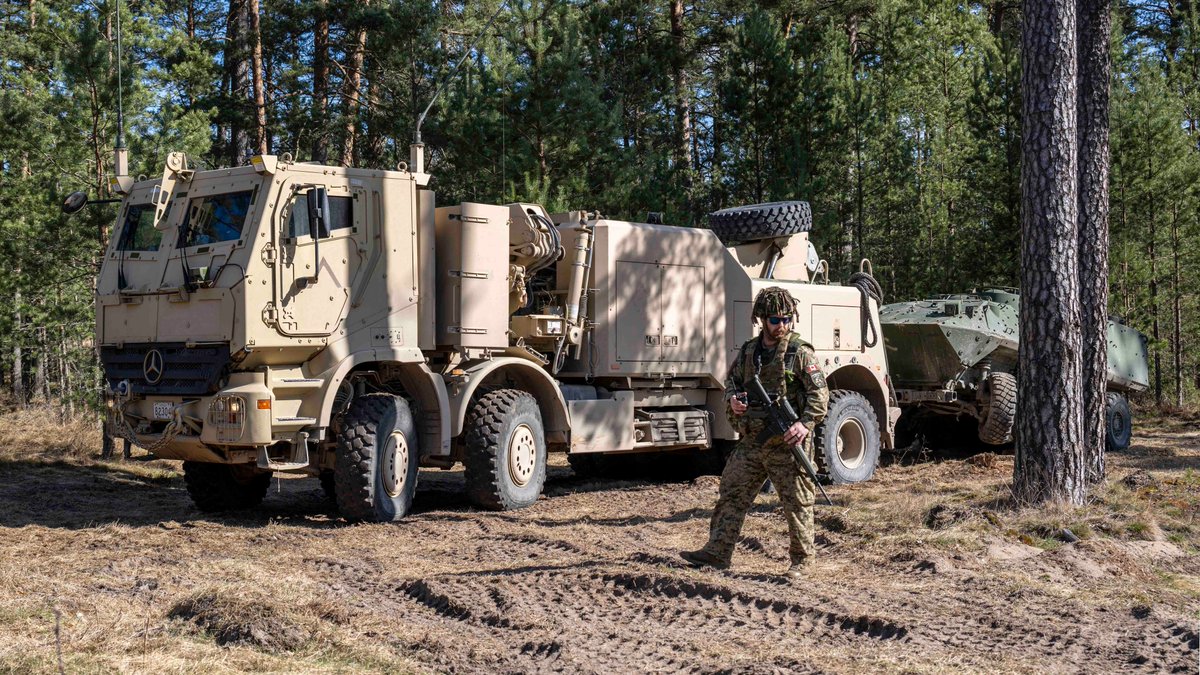 Canadian Army tweet media