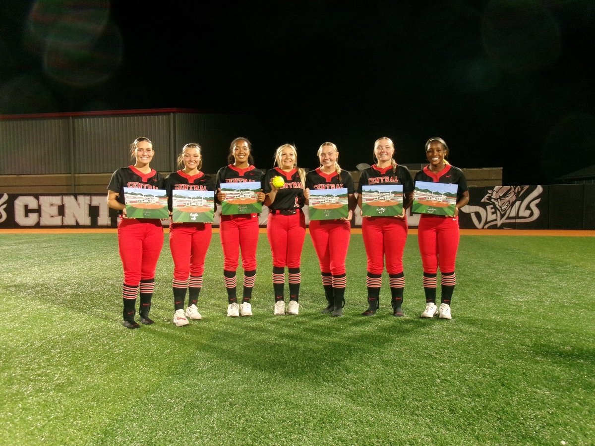 Central Red Devil Softball tweet media