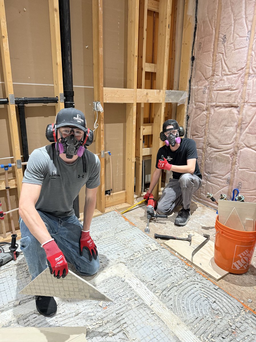 FortressBdn's tweet photo. Eric and Ryan are locked in this morning!

Solid way to roll into the weekend.

📞 204-761-3288 
📧 fortressfinishing2008@gmail.com 

#fortressfinishingltd #brandonmb #generalcontractor https://t.co/epA2w9oA9T