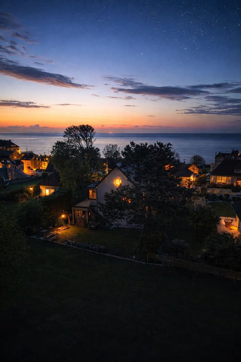 luckasdelille59's tweet image. Mon petit passage pour vous souhaiter une bonne fin de journée et une excellente soirée étoilée les amis 🌟🌟🌟🕊
Bon week-end 🙏
#Grandcamp #Normandie 
#France 🇨🇵🇨🇵🇨🇵🇨🇵🇨🇵