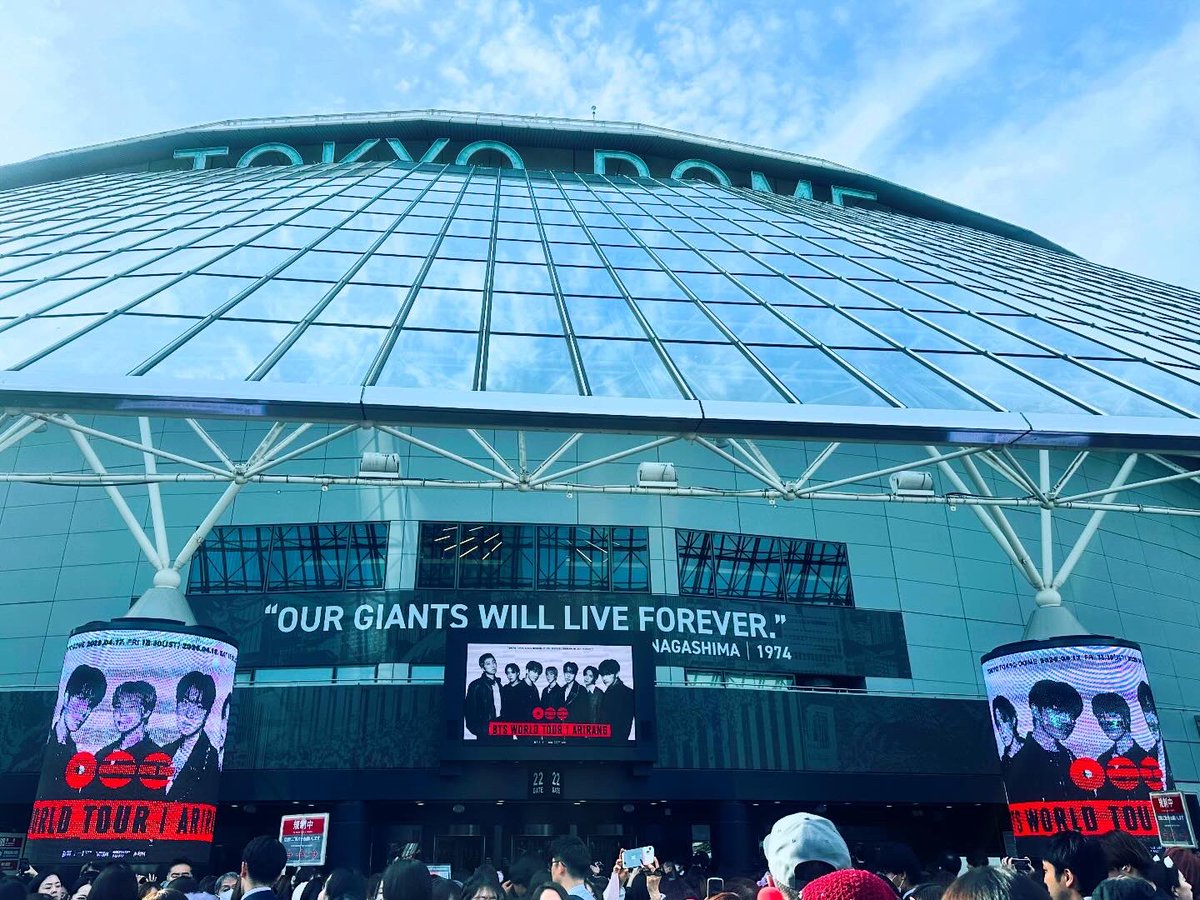 ecchanxchari's tweet photo. BTSの東京ドーム1日目
本当に素晴らしかった。
敬意を込めてアリランを全力で歌った。
現在のイスラエルのように、かつて侵略して残虐な行為をした国なのに寄り添ってくれて、いっぱい勉強して日本語で話してくれるバンタンは本当に尊敬するし、一生大切にしたいと思った。 https://t.co/msGNNX9Htq