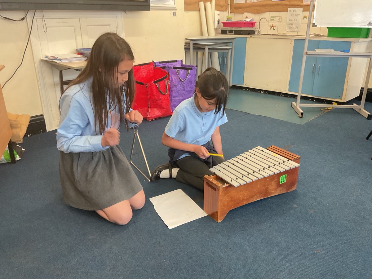 OLSMtweeters's tweet image. Dosbarth St Peter have been creative this afternoon putting their own music compositions to themes of Wales and creating music that invoke thoughts of our landscape and heritage #expressivearts #musicofwales