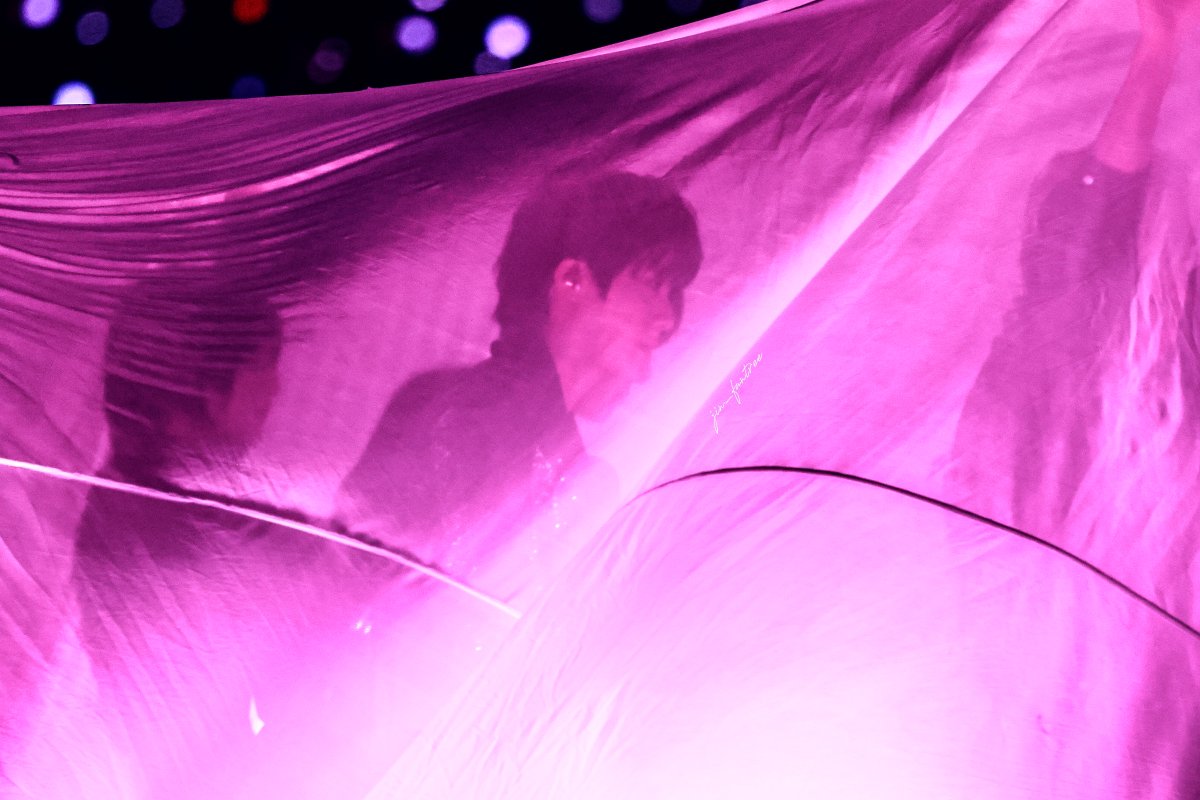 김석진담기 tweet media