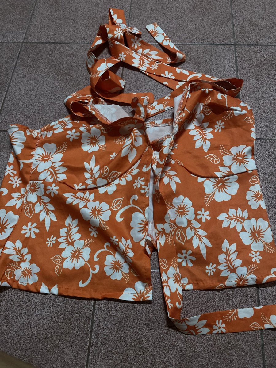 FamoPinga's tweet photo. ผูกอก คอ ใส่เล่นนํ้า1ครั้ง 50 #ส่งต่อเสื้อผ้าราคาถูก https://t.co/U08EUlamE1