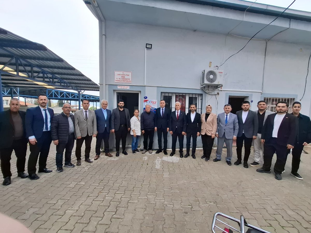 Ören Mahalle Muh. Vefa Acar’a,Kaymakamımız Sn.Musa Sarı ve İlçe Başkanımız Sn. <a href="/drmetinyasar1/">Metin Yaşar</a> ile birlikte Kahramanmaraş’ta meydana gelen okul saldırısında hayatını kaybeden kuzeni kıymetli öğretmenimiz Ayla Kara’nın vefatı dolayısıyla taziye ziyaretinde bulunduk.
<a href="/akpartiizmir/">AK Parti İzmir</a>