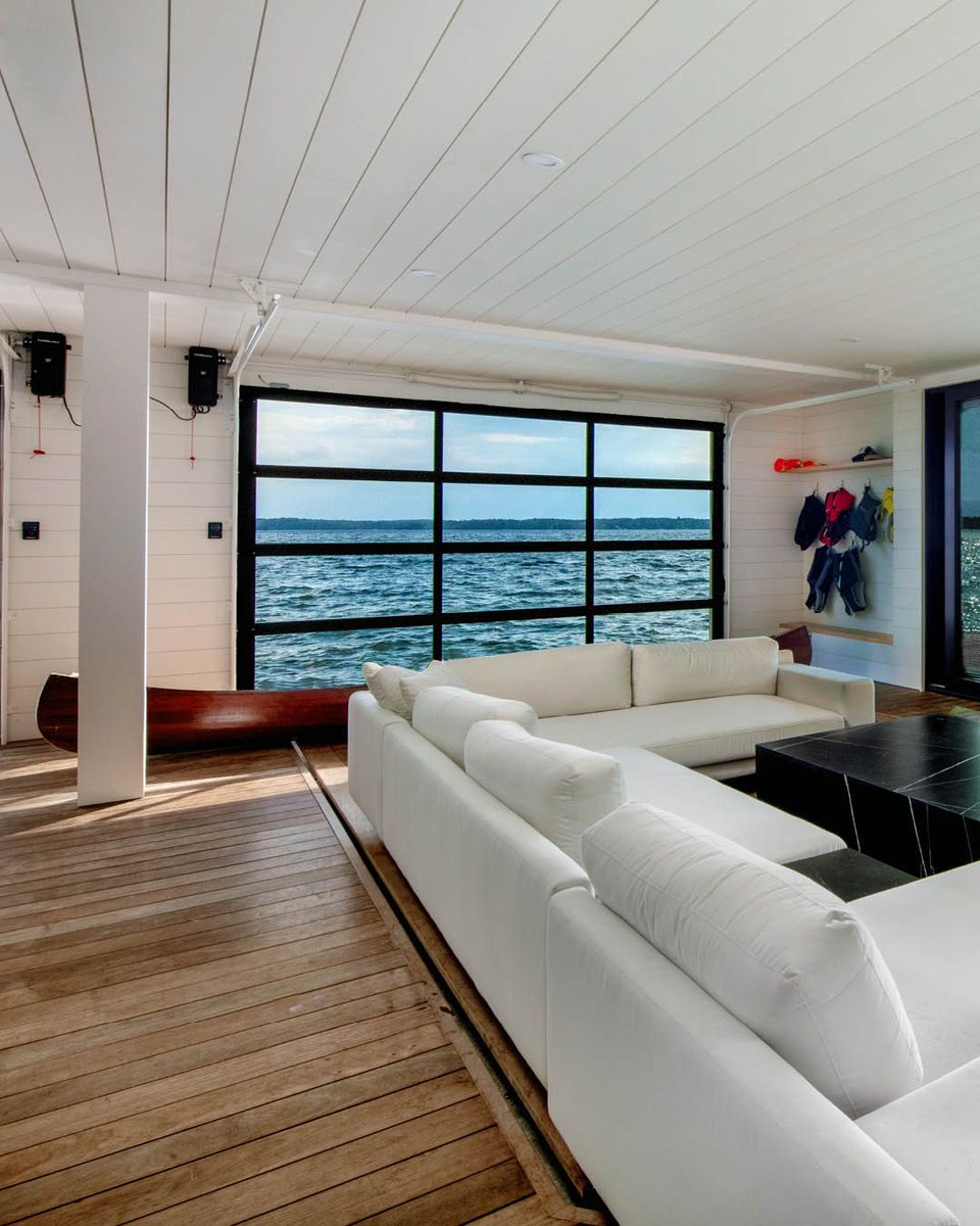 TamarackNorth's tweet image. Timeless waters

Project Manager: Tyler Langan
Site Supervisor: Adam Burt
Building Designer: Madison Taylor Design
Interior Designer: Madison Taylor Design

#Boathouse #InteriorDesign #CustomHome #Muskoka #WaterFrontHomes #MuskokaLife #CustomBuilders #HomeExterior #ExteriorDesign