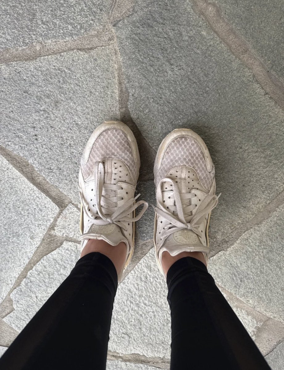 Maria_klsn tweet media