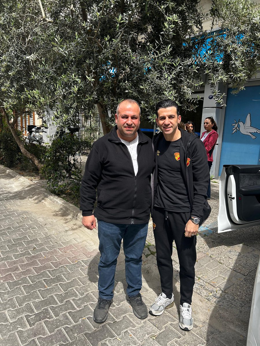 enginatli1925's tweet photo. Göztepe’mizin Kaptanı İsmail Köybaşı İle sohbetimizden bir anı. #HOŞGELDİNKAPTAN 💛❤️🫶🏿 https://t.co/KEg803Ne9D