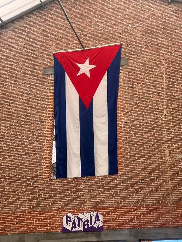 Desde el Coloquio Patria se rinde homenaje a #Fidel y a la Historia de #Cuba. 🇨🇺