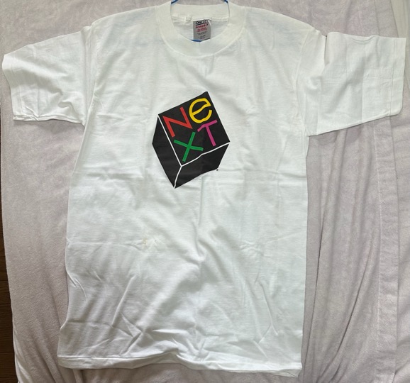 m_ku's tweet photo. 青学大定年になりました。この節目に長年大切にしてきた「NeXT Station Color」をヤフオクに出品しましたが、ちょっと強気すぎる値付けだったかも...
https://t.co/K3aA7SPAUi
#NeXT #NeXTSTEP #OPENSTEP #レトロPC #VintageComputer https://t.co/Zcqjq9K85L