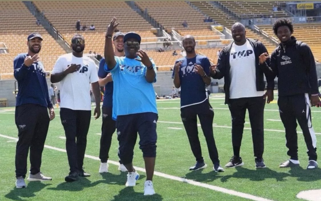 CoachMikeHillSF's tweet image. Been locked in @TMPMafia7v7 〽️

@CoachTTMP @CoachJAM3 @CJForSIX @Nicoe_H__ @Leroy_bryant2