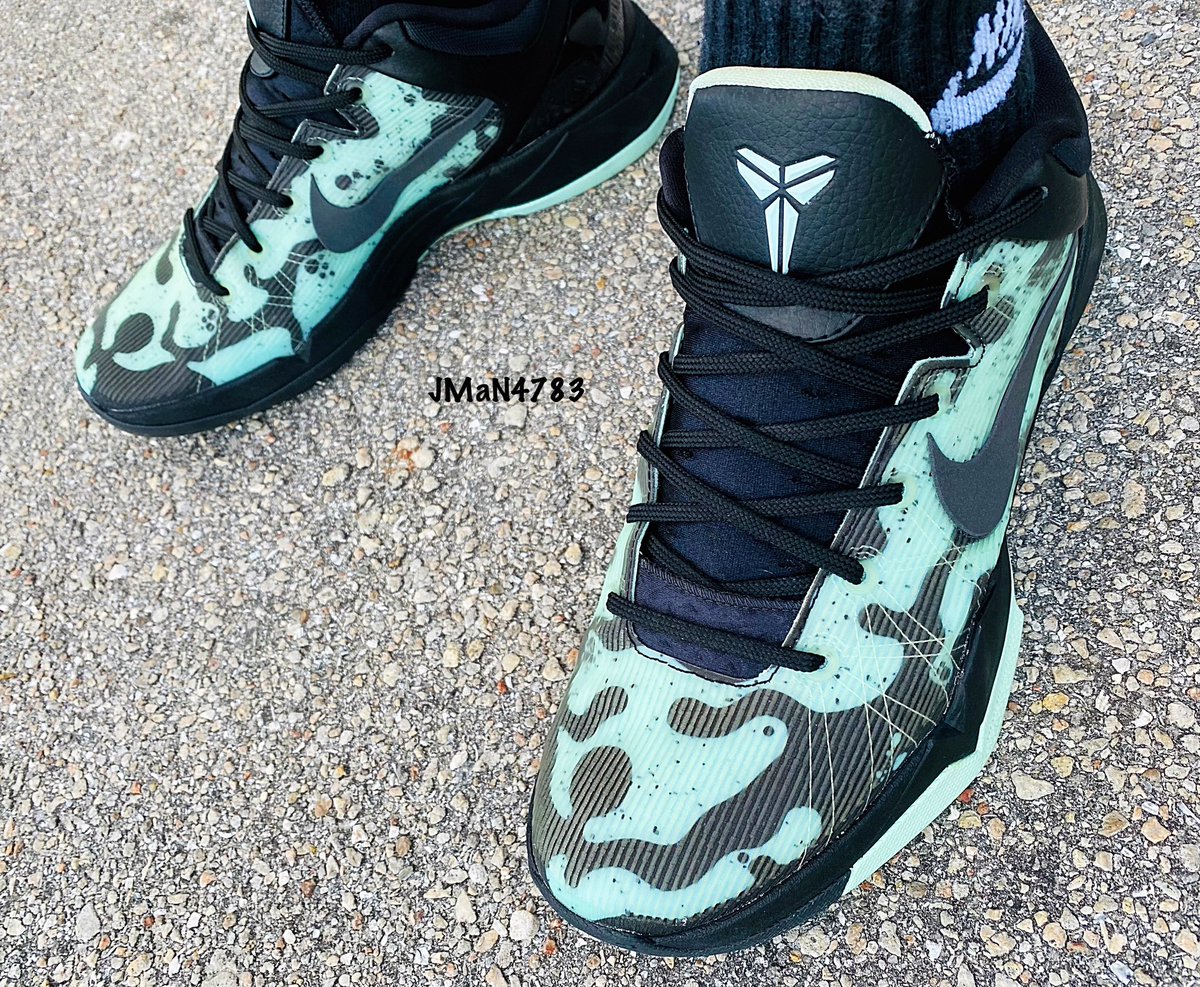 Stealth783's tweet image. #Nike #YourSneakersAreDope #WDYWT #SneakerFreakerFam #GOAT #Atmoscollectorsclub #NikeFitCheck #TheShoeGame #Kobe #NiceKicks #TeamTMCII #UrbanSyndicate #SeekThePositive #SnkrAnml #FireFridays #NiceKicks #TGIF #WOMFT #Kobe7 #MambaMentality #Mint #ToeBoxLove