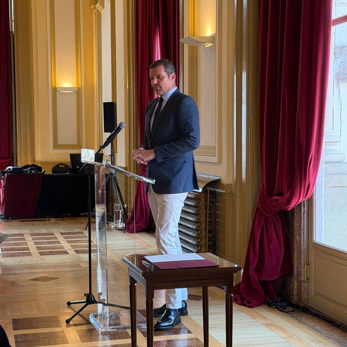 José López Campos tweet media