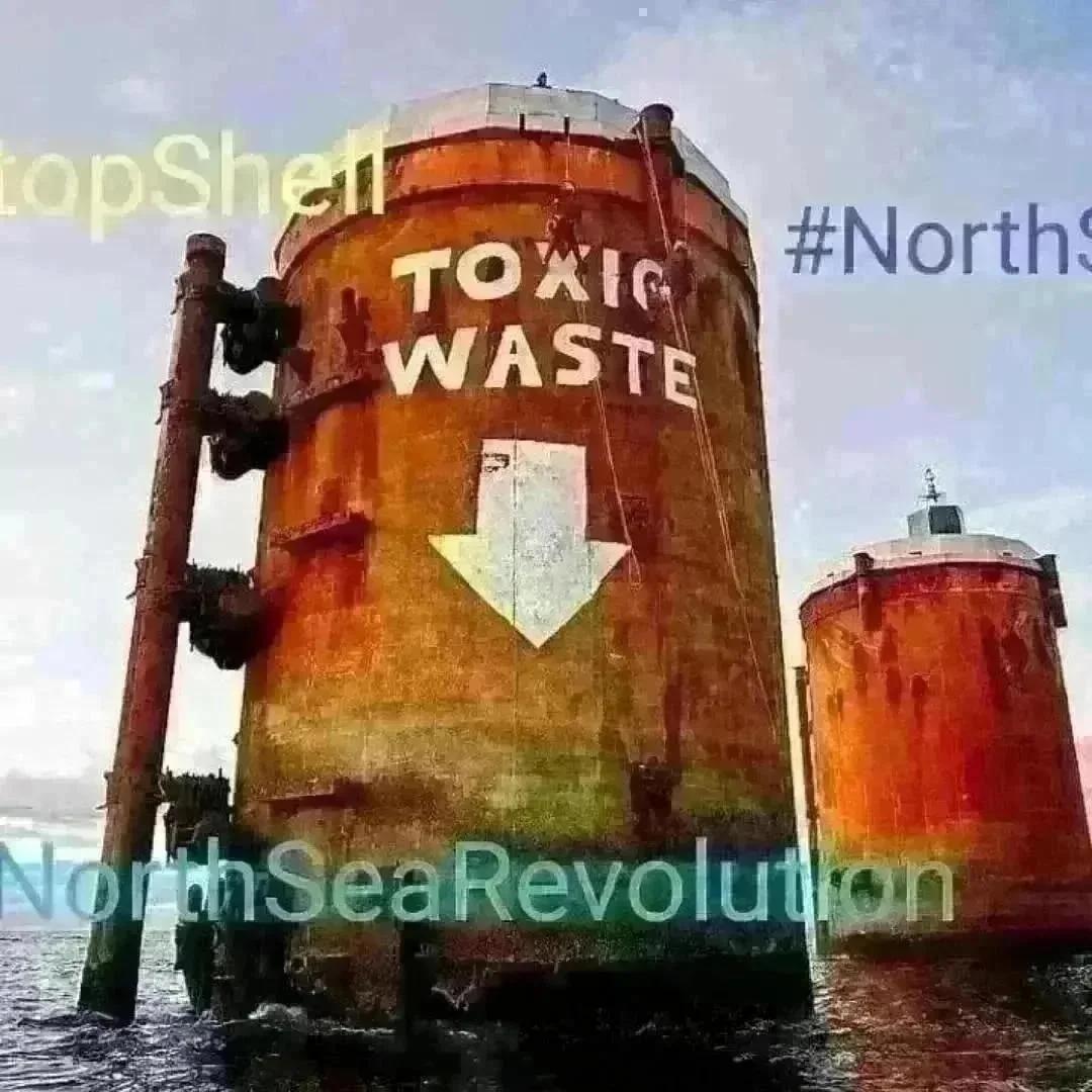endelstamberg's tweet image. Hi @KaoHua3, 
I stand with you to #StopShell!
I nominate every person under this tweet.
It's URGENT: 
@shell
plans to leave parts of old oil platform with 11,000 tonnes of oil and toxicwaste in the #NorthSea.  
@Greenpeace