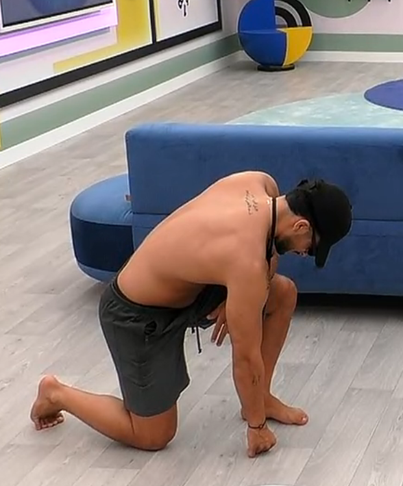 mrb. 🦋 tweet media