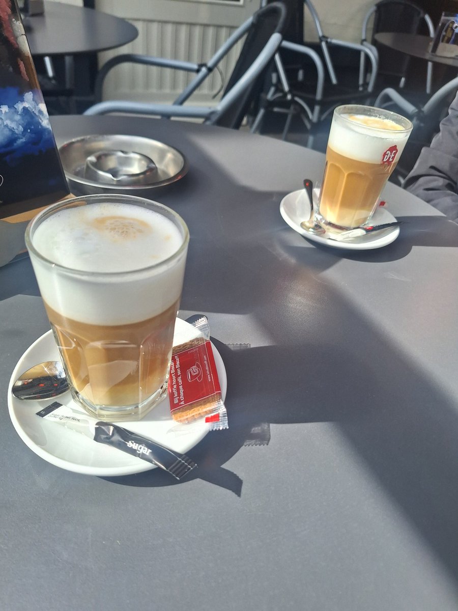 LadyViolia's tweet photo. Sonne genießen mit @GnadenlosLady 
#Herrin #domina #Sklave #Paypig #ausgehen #sklavezahlt #kleingeldsklave #sklavesession https://t.co/8BJUrmG0eJ
