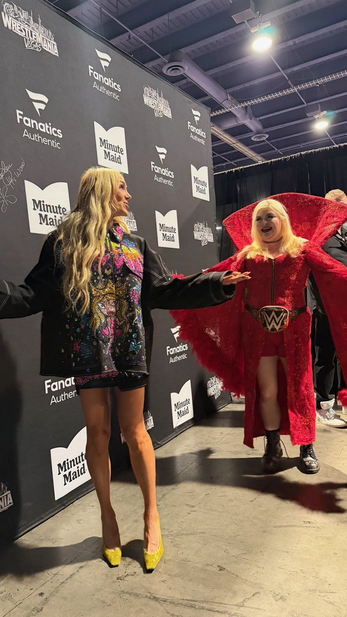 Charlotte Flair tweet media
