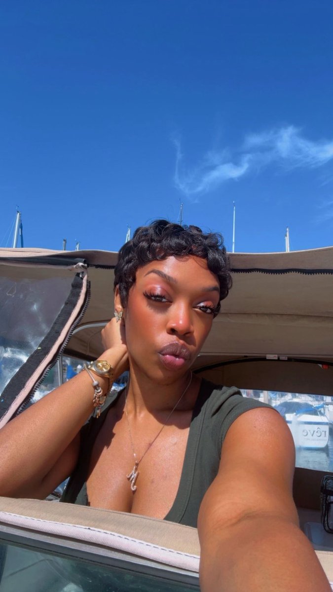 Miss Mo 💋 tweet media