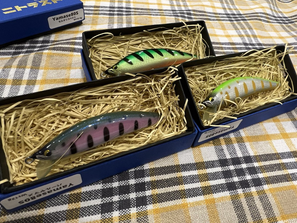 turikuma1089's tweet photo. 明日からの札幌ルアーフェスタ2026
オリカラ等々様々持ち込みます🐟

ただいま夜なべして一部パッケージング中です。果たして朝までに間に合うのか！？ https://t.co/yAGhq1W1dT