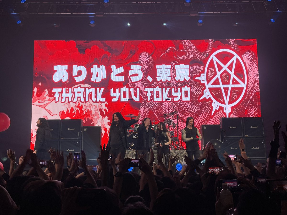 єяі↯ tweet media