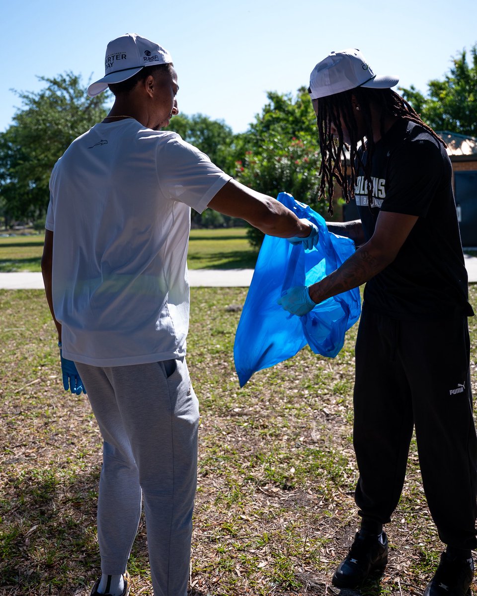 JAX_MBB's tweet image. Today we participated in Jacksonville University’s 2026 Charter Day 🐬 We spent the morning with St. John’s Riverkeeper doing a preventative river clean up 🤟

#TRUE X #JUPhinsUp