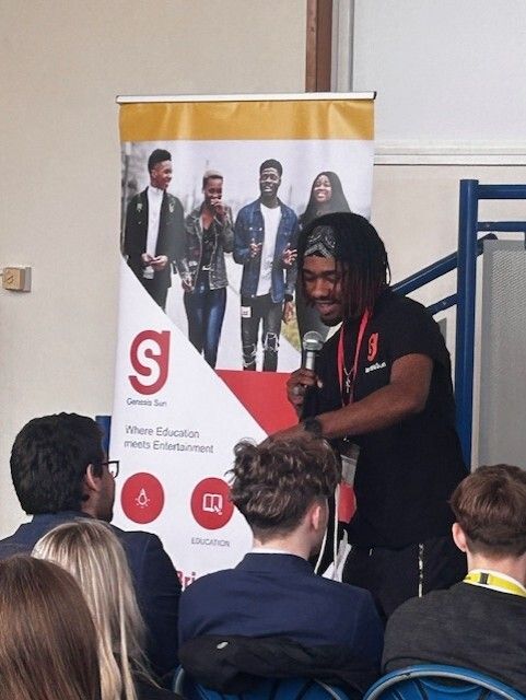 TDMS_Evesham's tweet image. We were thrilled to welcome Genesis Sun to Sixth Form &amp;amp; Y9, sharing powerful insights on Black history, culture, and identity. Plus an energetic live performance from Isak made the day unforgettable. ✨
#BlackHistory #StudentExperience #Inspiration