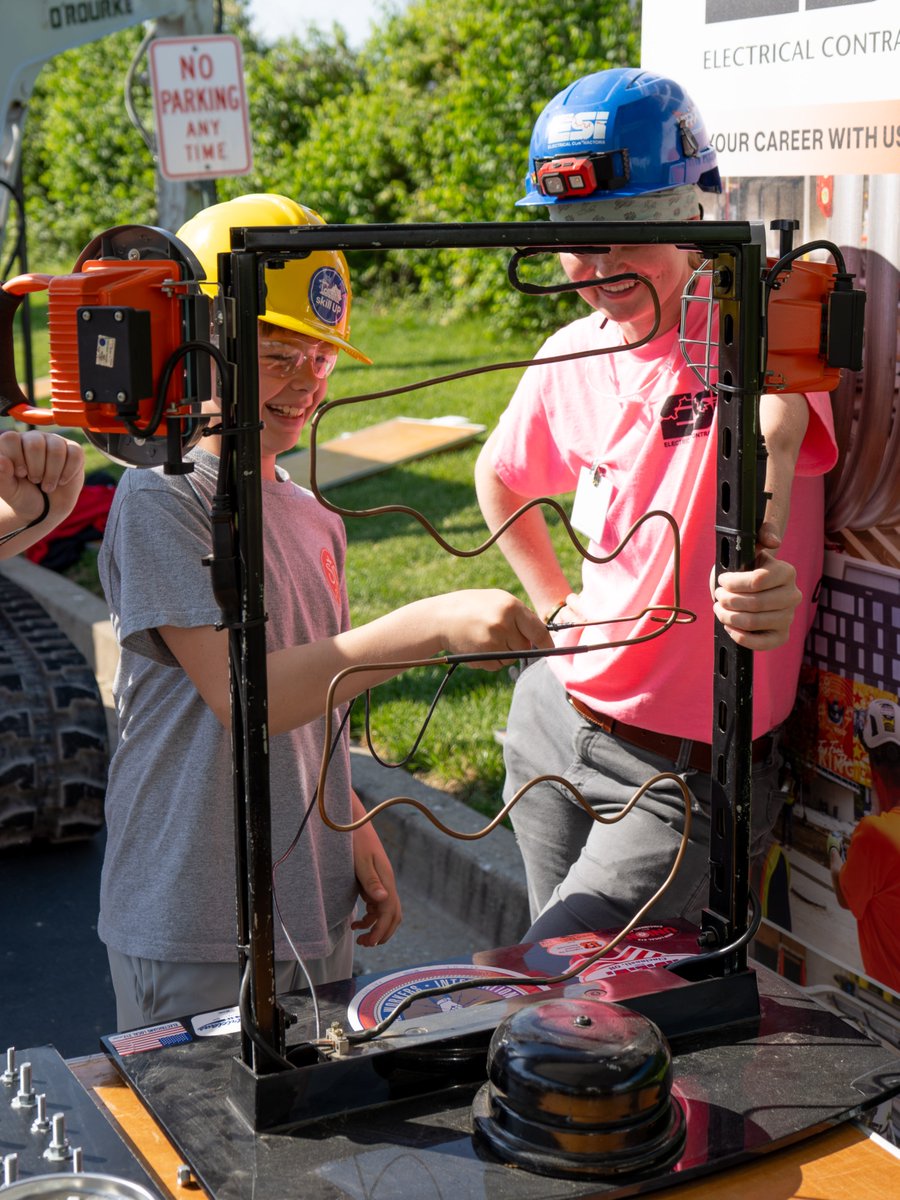 ESIElectricalCo's tweet image. Students got hands-on with electrical activities at our booth during Skill UP yesterday – we had a great time bringing the trades to life in a real way. Thanks @TradesNKY &amp;amp; @ACI_Cincinnati! #PoweredByESI #TopTeam #CareersInConstruction
