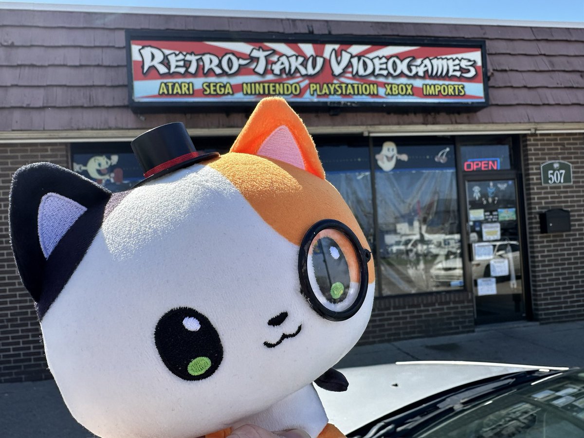 catwithmonocle's tweet image. Always a good day when checking out your local retro game store! #videogames #retrogaming #retrostore