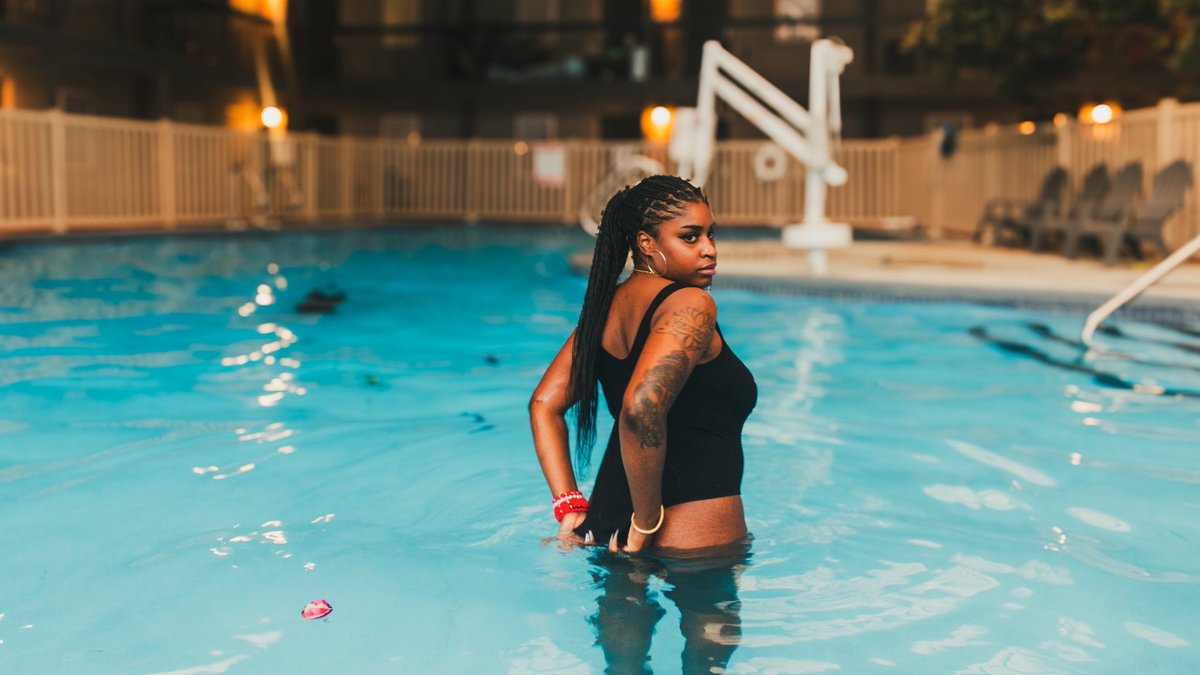 TrapMafiaLLC's tweet photo. Happy birthday to the beautiful @toxictyna 🎂🍾 https://t.co/0B5SeVnJJ7