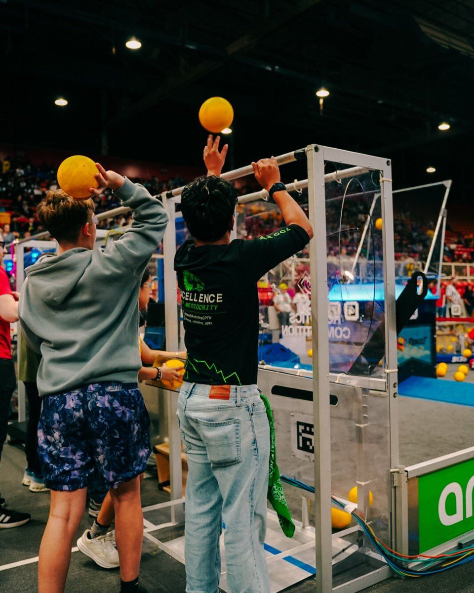 MHSRoboticsEPTX's tweet image. First match of the day today and it’s a win! 286 💚 #TeamSISD #FRC #FIRSTinTEXAS