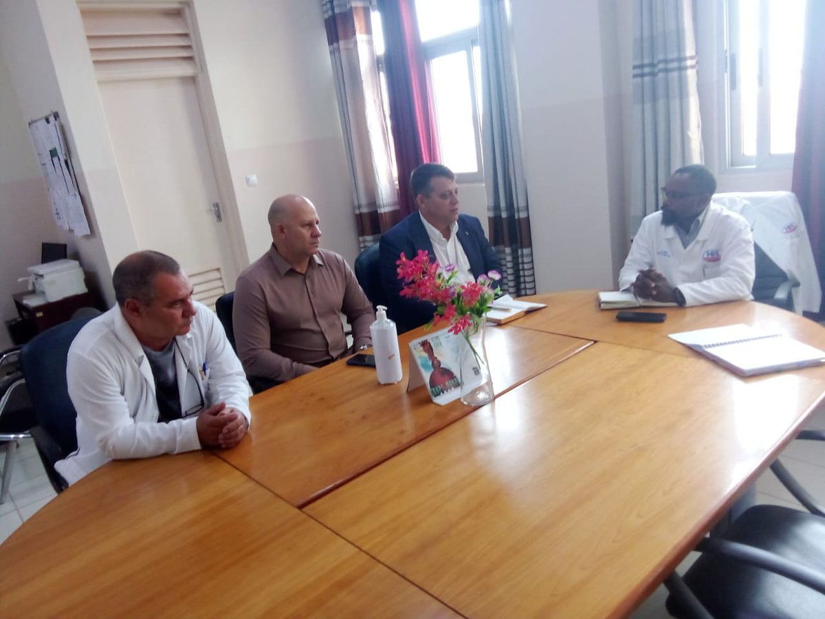 Brigada Médica Cubana en Mozambique tweet media