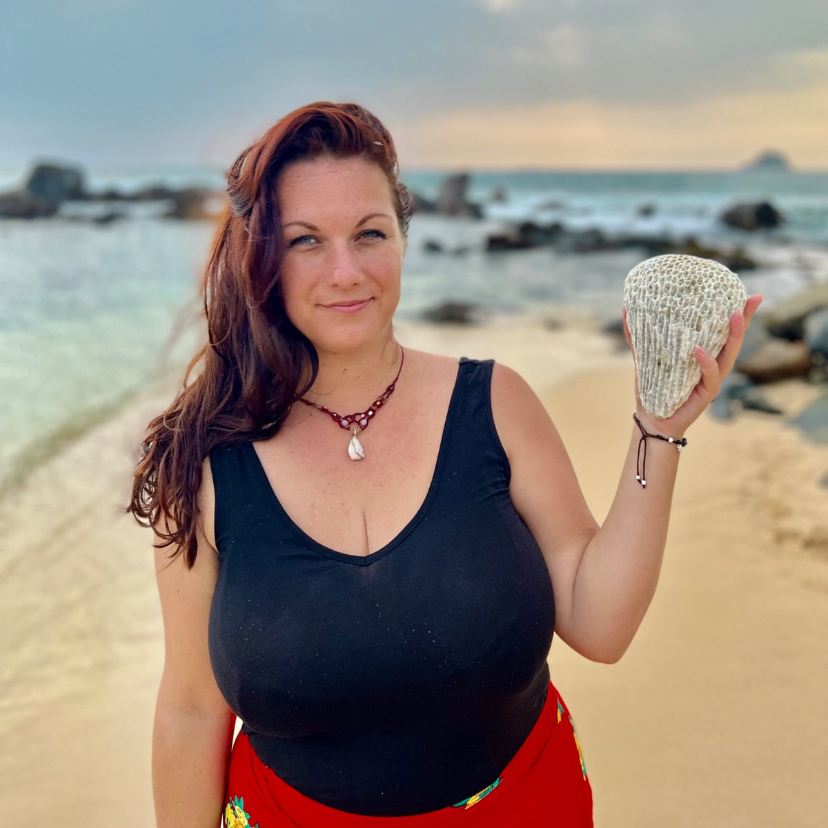 karolinak tweet media