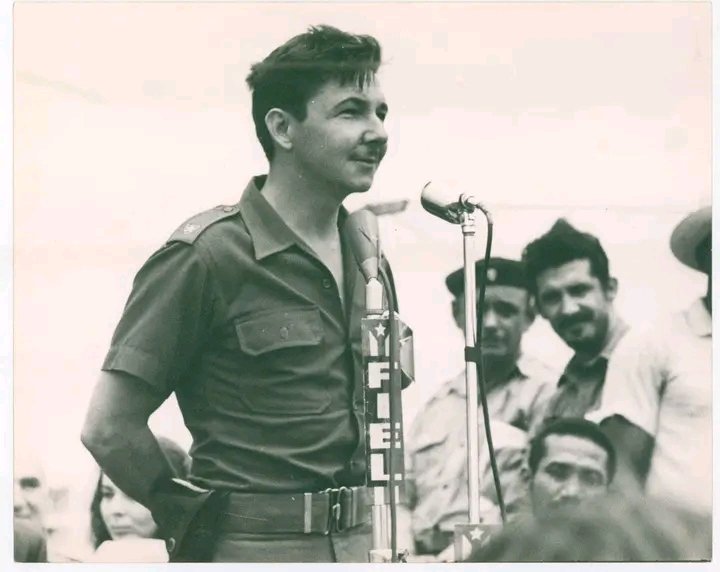 #95DeRaúl 🇨🇺
"... en una Revolución como la nuestra, el pueblo, los obreros y campesinos, solo tenían una cosa que perder y ya la hemos perdido: ¡hemos perdido las cadenas!" 
#LaPatriaSeDefiende

✍️General de Ejército Raúl Castro, 1961, Obras Escogidas Tomo 2.