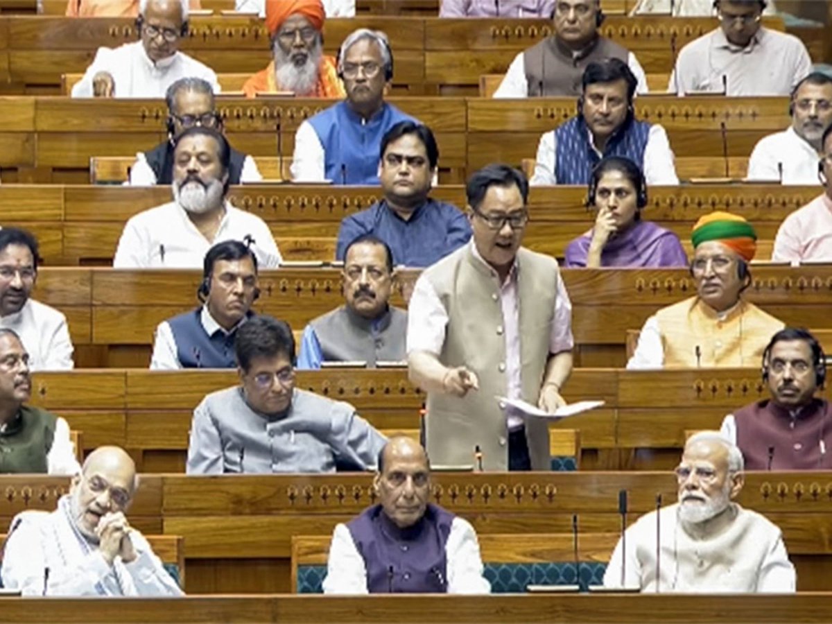 ani_digital's tweet image. Resolution to provide rights to women will continue: Kiren Rijiju after opposition defeats 131st Amendment Bill in LS

Read @ANI Story | aninews.in/news/national/… 

#KirenRijiju #AmendmentBill #LS