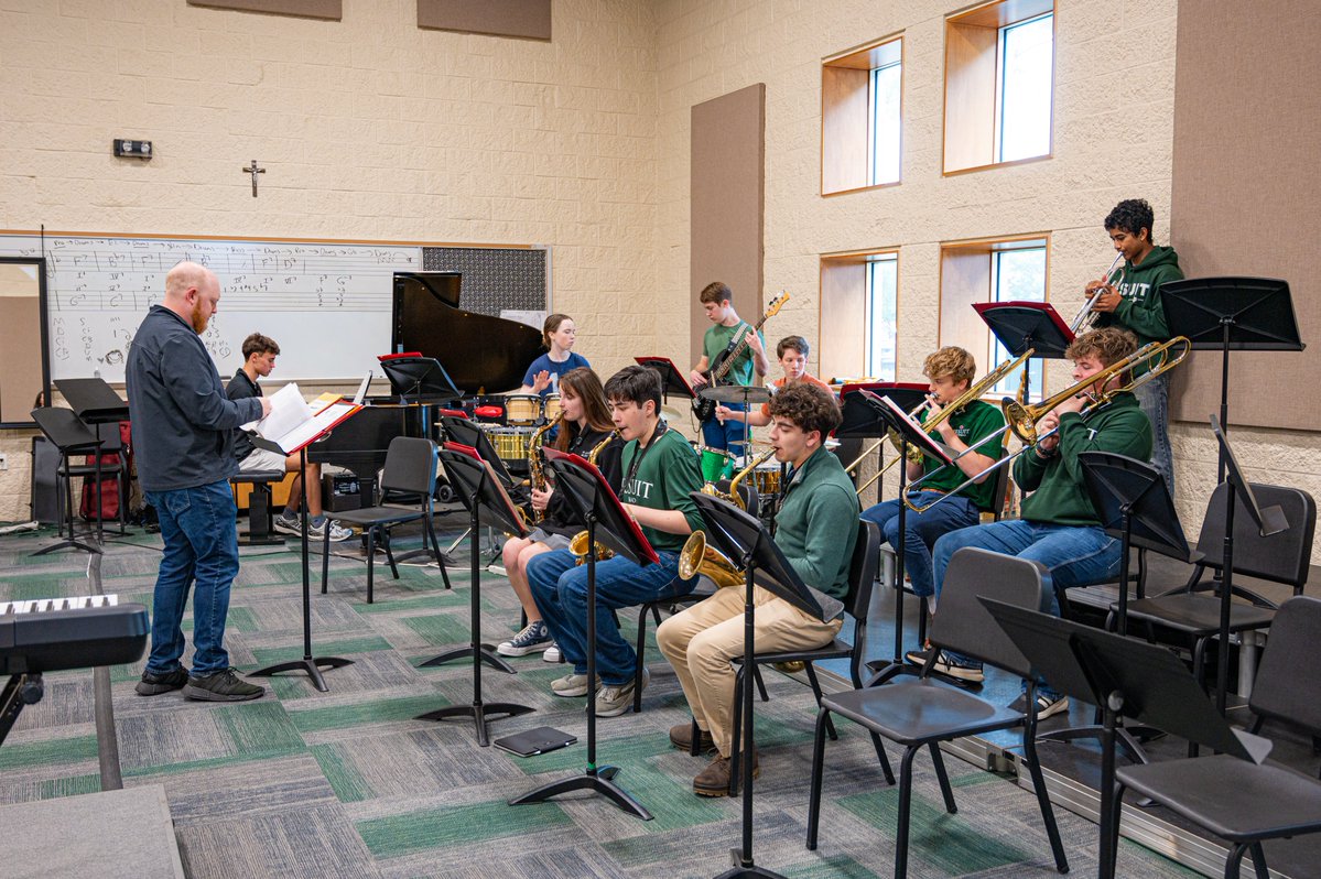 StrakeJesuit's tweet image. Come see the SJ/SAA Jazz Band in their Spring Concert! Join us on Tuesday, April 21, at 6 PM in Meyer Hall at St. Agnes Academy. Admission is free and open to the public! #amdg #wearesj