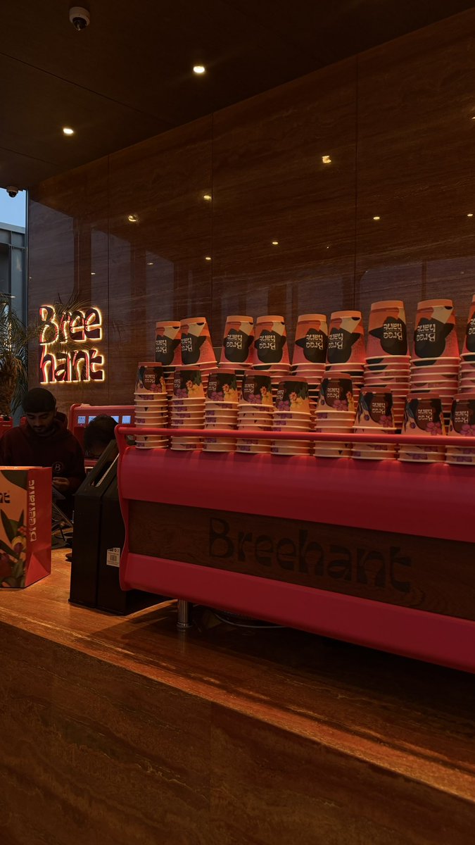 butterfly 🦋 tweet media