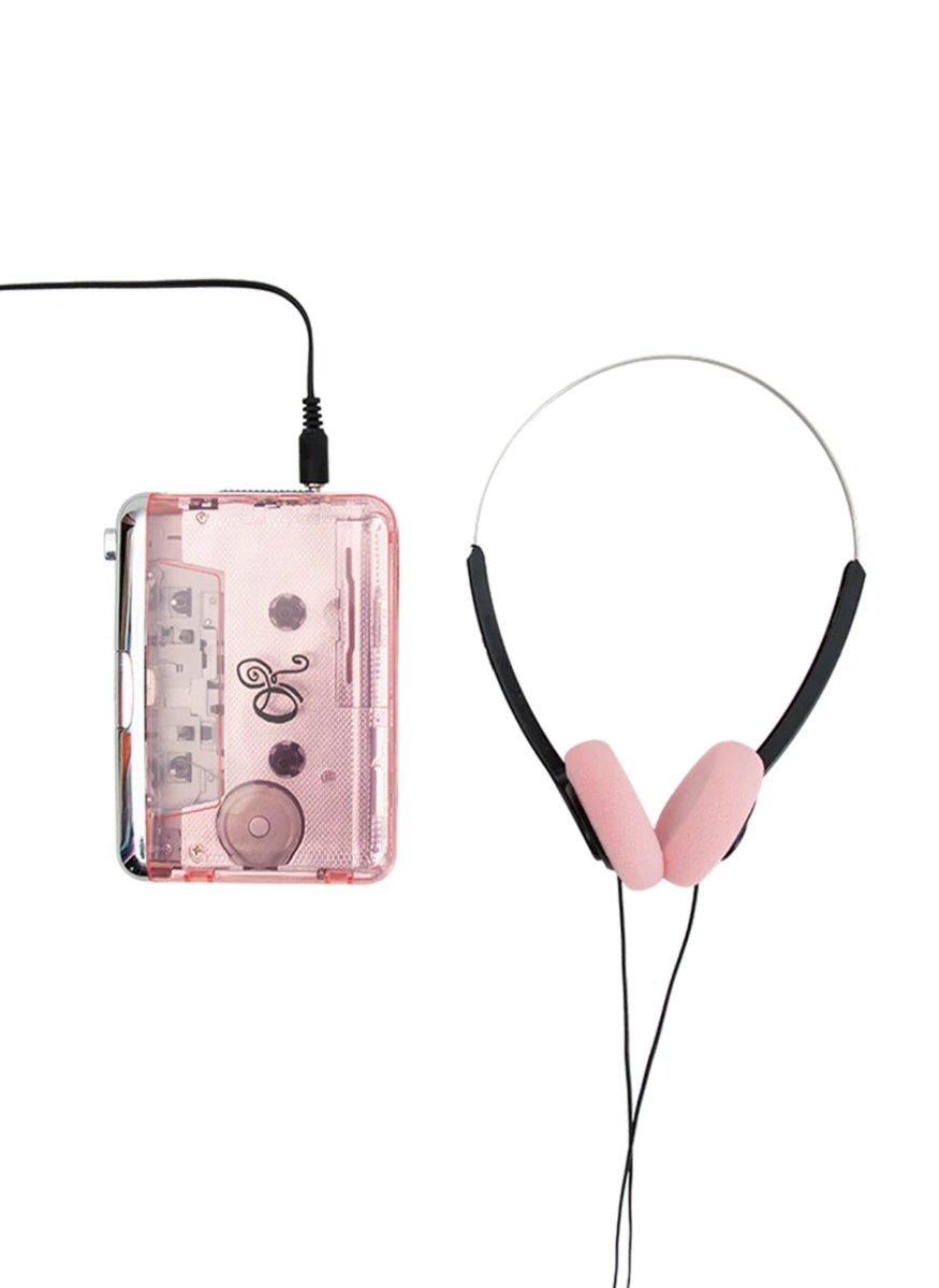 alena 🦋 tweet media