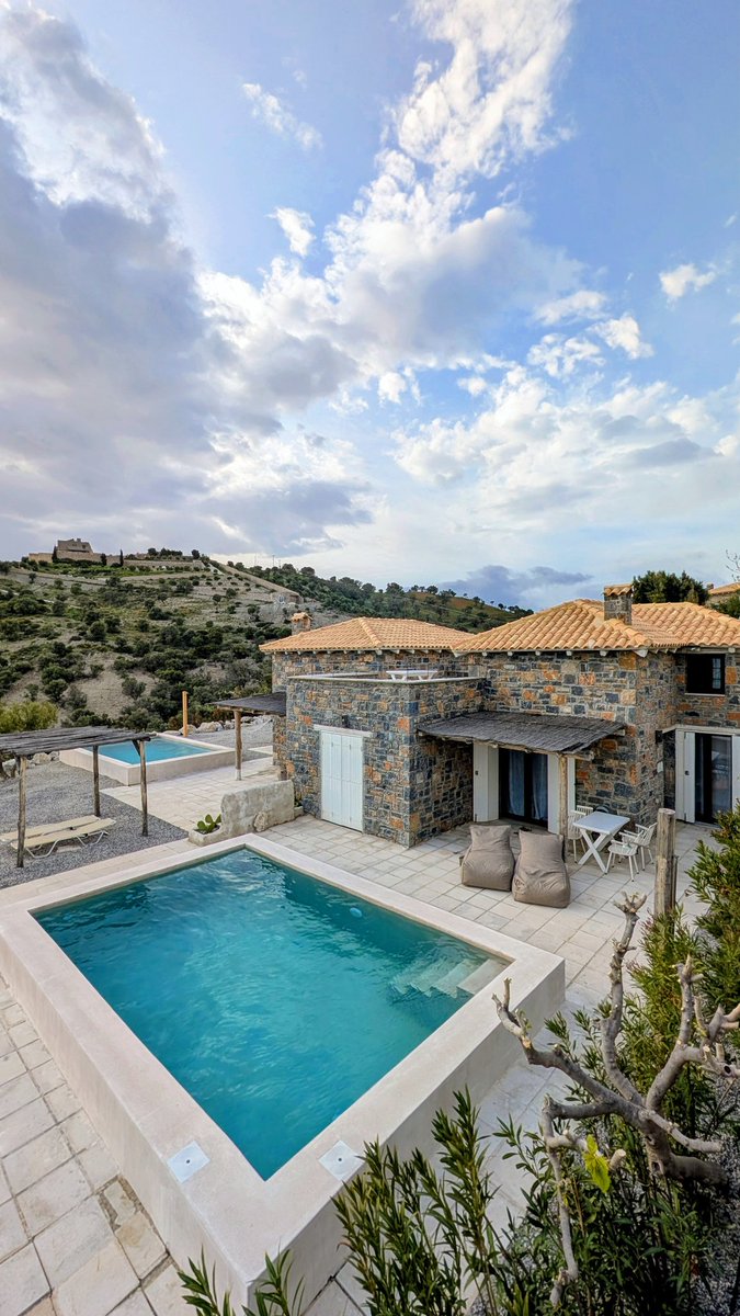 CKTH85's tweet image. Ein absoluter Traum auf #Kreta.
🌤️🌎🏞️⛰️🌊🏊🏻‍♂️🏖️🌴✈️
Unsere letzte Unterkunft.
Schönes Wochenende. 🙋🏻‍♂️