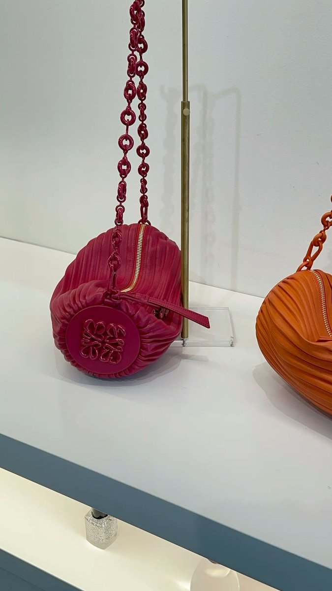 PinkRunwayDiary tweet media