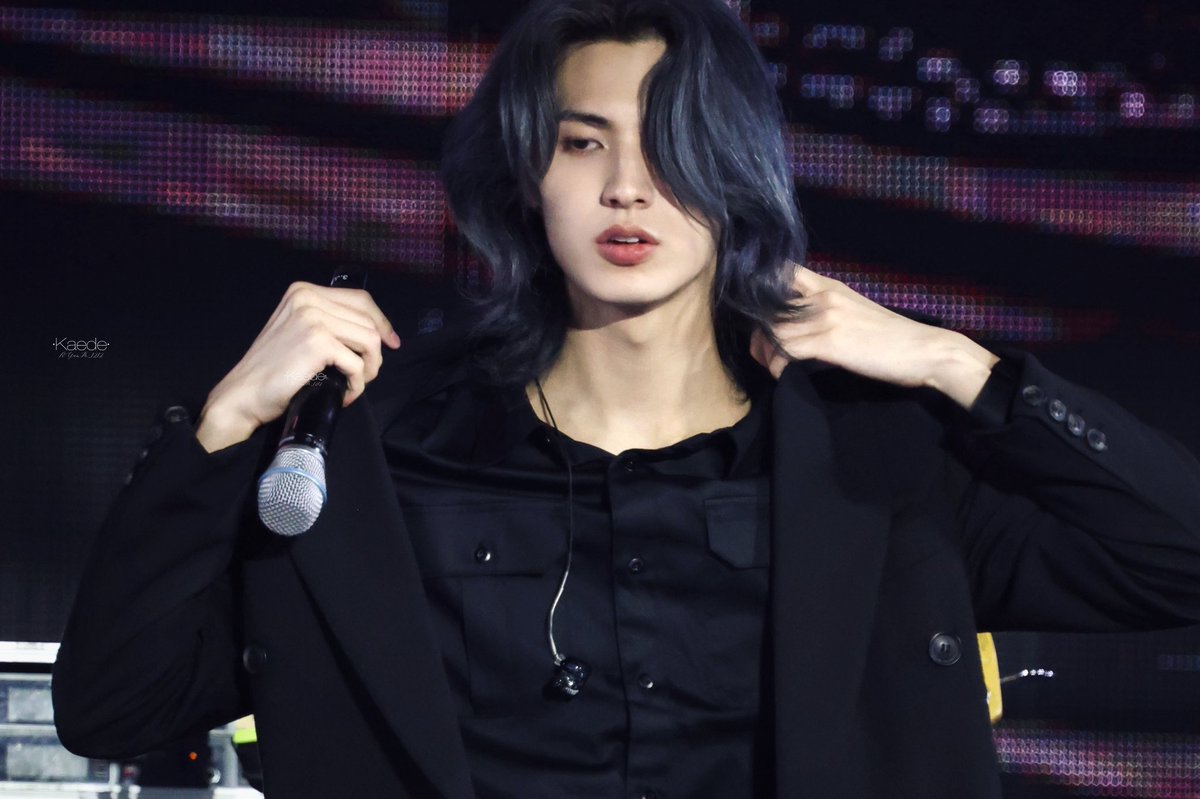 rey࣪𖤐 tweet media