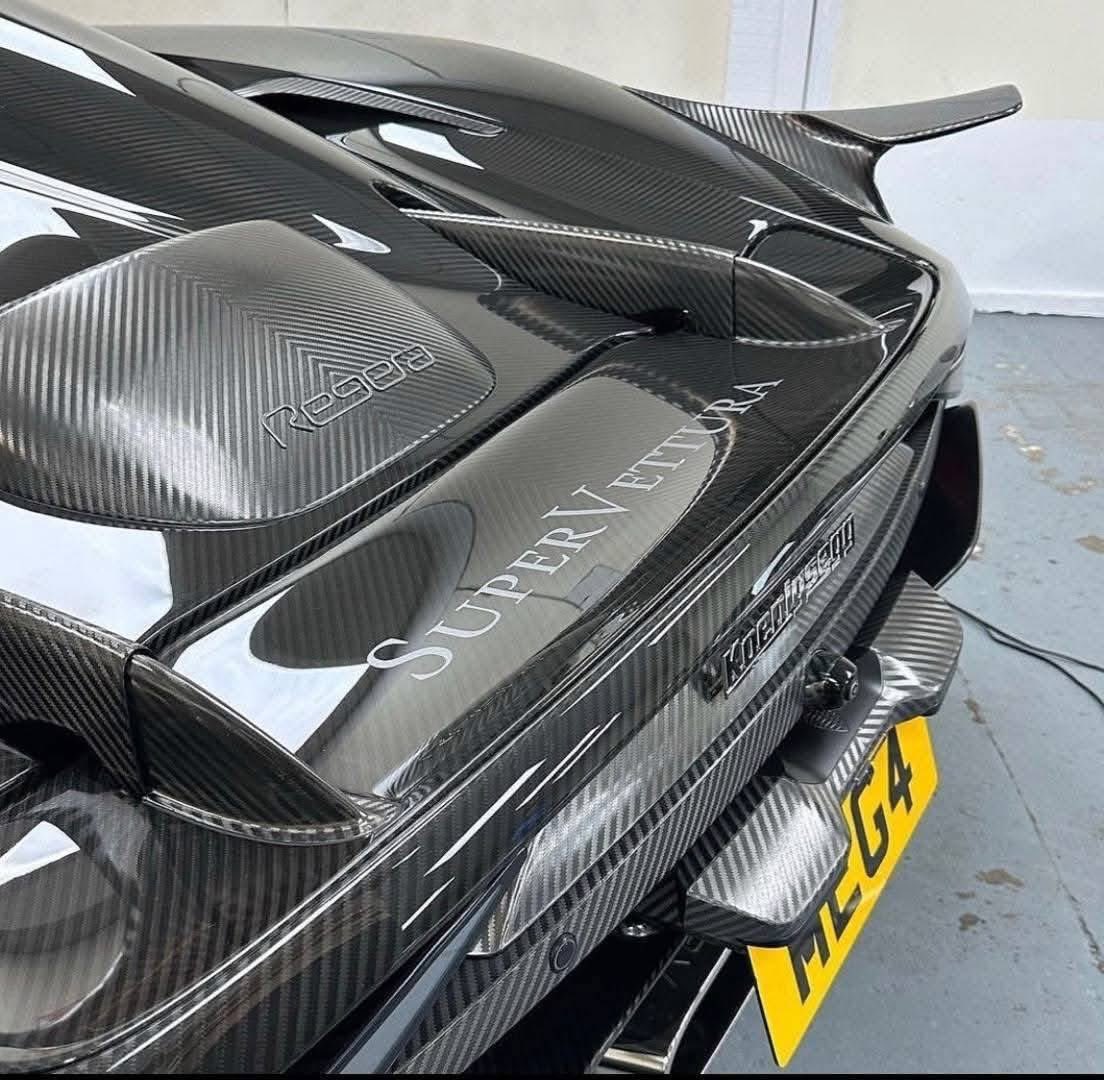 CarCultureCC's tweet photo. Koenigsegg Regera in "Exposed Carbon" 🖤 https://t.co/zvG9BhUQfC